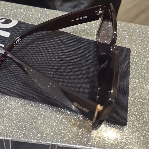 Quay Australia Total Vibe Sunglasses main image 6